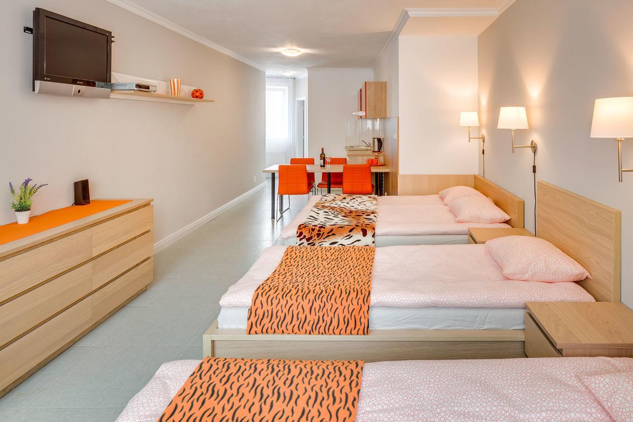 Apartements Studio 964 Libeznice Экстерьер фото